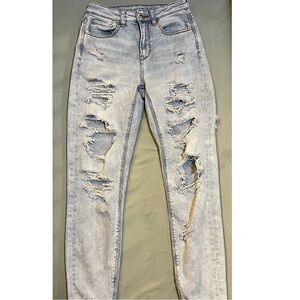 American Eagle Outfitters Light Wash Ripped Skinny Jeans